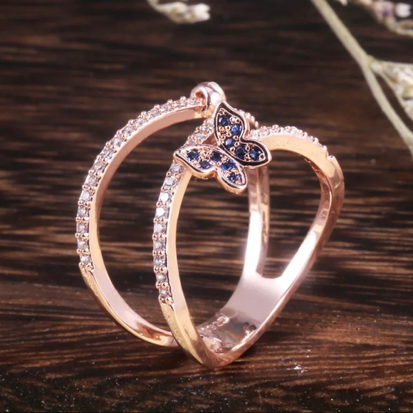 ✨SOLD OUT✨18K Rose Gold Butterfly Ring✨ - Picture 4 of 7